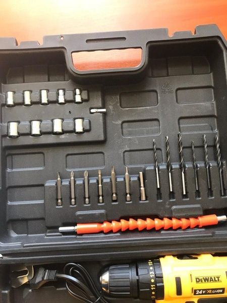 Ударний шуруповерт DeWALT DCD791 (24V 4Ah) з набором інструментів. Акумуляторний дриль-шуруповерт Девольт DCD791 фото