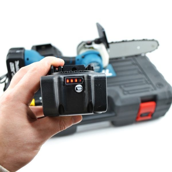 Акумуляторна пила Makita DUC254 (36V, 5AH), АКБ пила Макіта Makita DUC254 фото