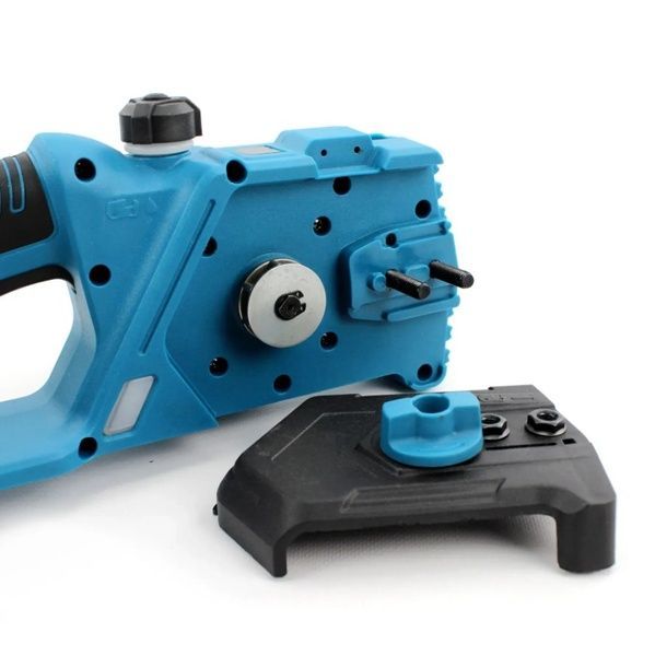 Аккумуляторная пила Makita DUC302Z LTX (40V, 6AH, шина 40см). АКБ пила с бесключевой натяжкой цепи DUC302Z фото