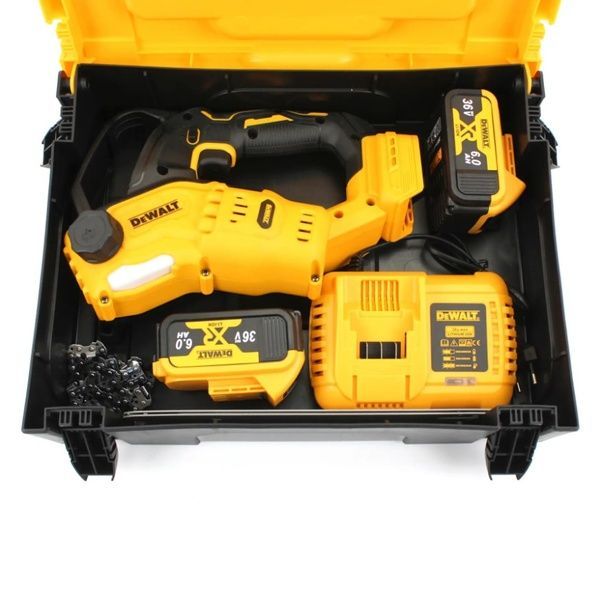Аккумуляторная пила Dewalt DCS272N (36V, 6AH, шина 30 см) с автоматической смазкой цепи Деволт DCS272N фото