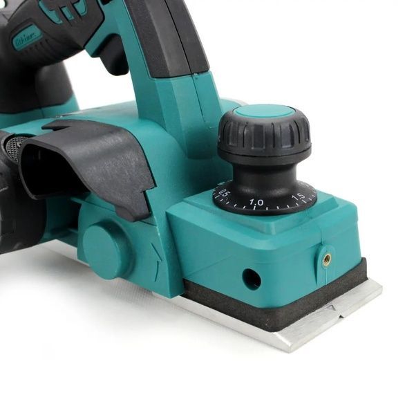 Аккумуляторный рубанок Makita DKP180 (36V, 5AH). Рубанок по дереву Макита рубаронк АКБ фото